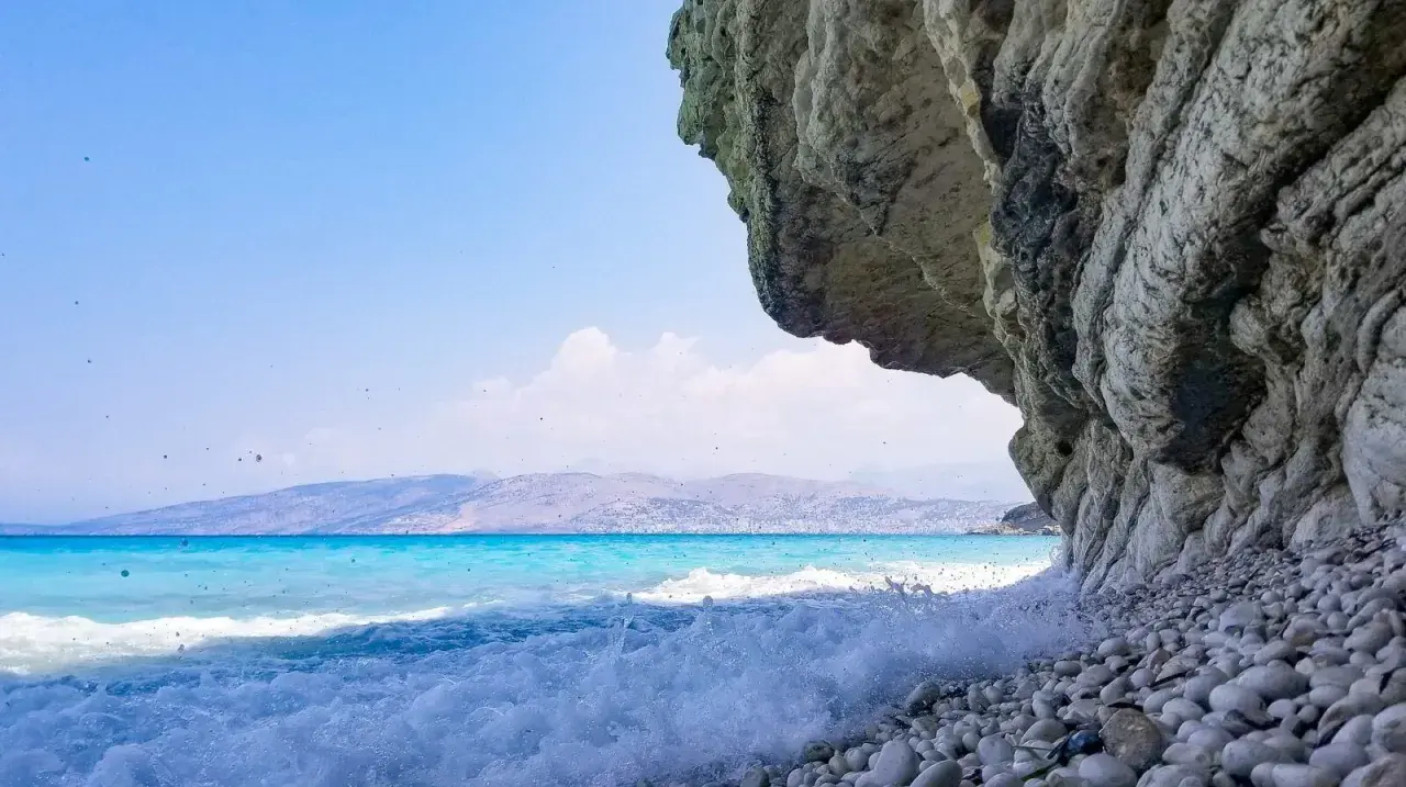Albania: Gdzie jechać? Najpiękniejsze miejsca, plaże i góry