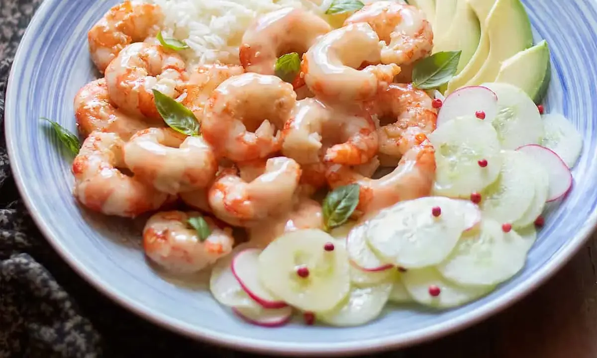 Insalata di Gamberi alla Siciliana: Ricetta Autentica e Segreti