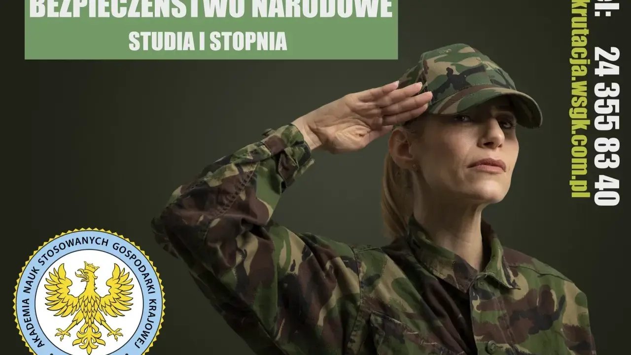Kobieta w mundurze oddaje honory. Rekrutacja na studia I stopnia z zakresu wsb bezpieczeństwo narodowe.