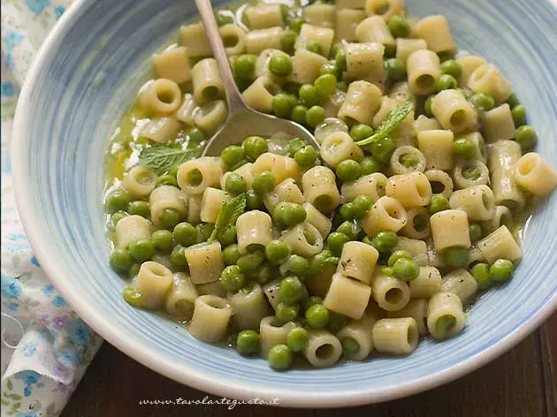 Pasta e Piselli: Ricetta Cremosa e Segreti per un Piatto Perfetto