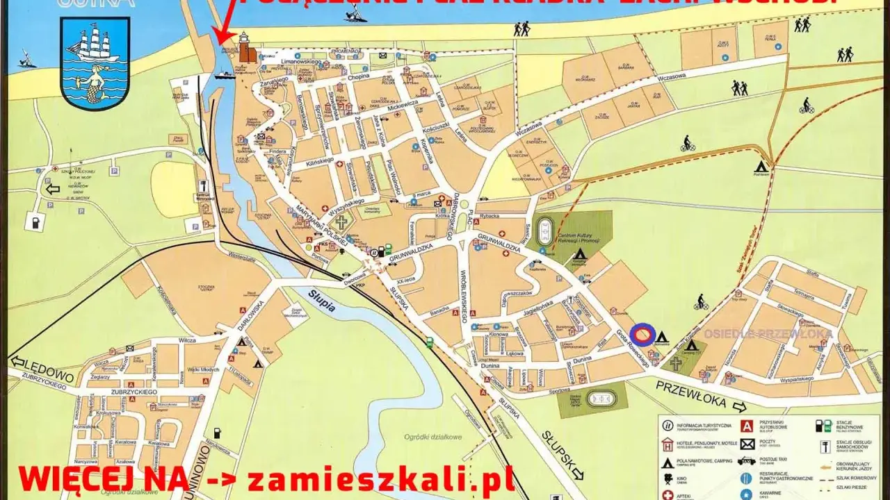 Mapa Ustki z zaznaczonymi atrakcjami, w tym połączeniem plaży kładką zachód-wschód. Znajdziesz tu port, promenadę, centrum kultury i wiele innych ustka atrakcje.