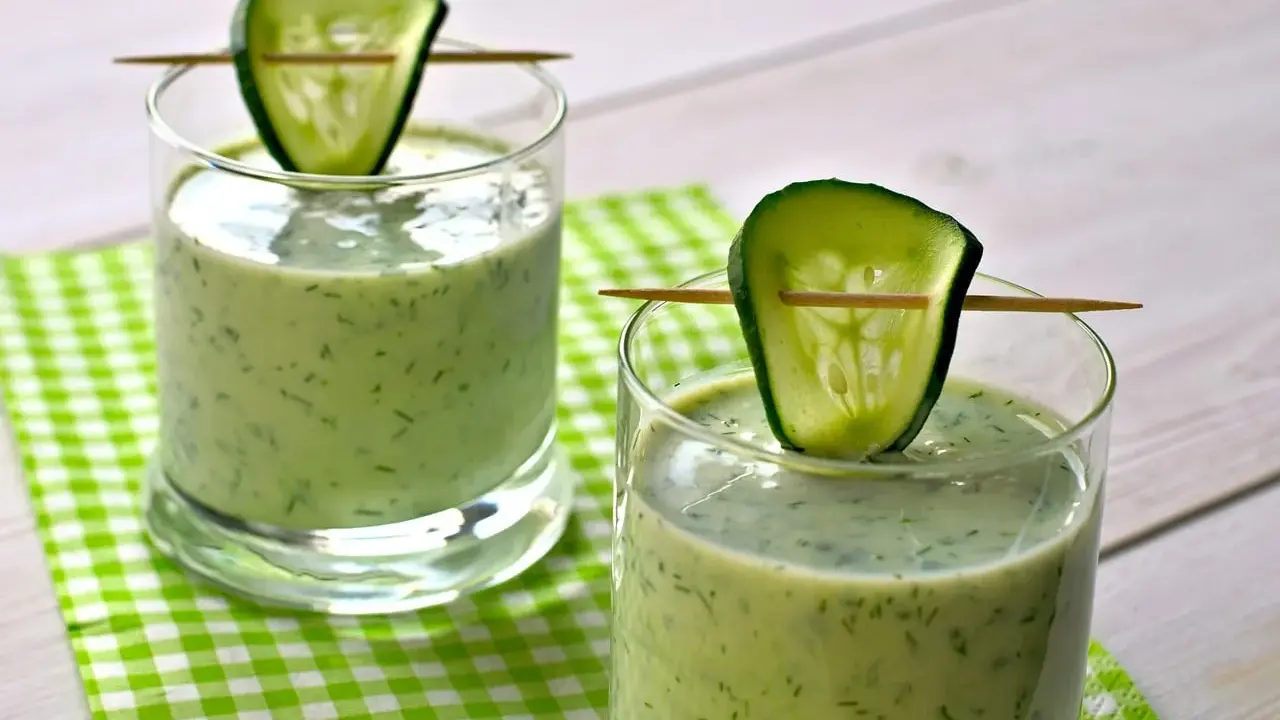 Soupe froide concombre: votre recette fraîcheur en 10 min