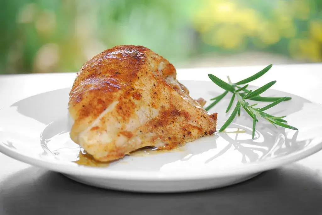 Ile kcal ma kurczak z rożna? Zaskakujące różnice w kaloriach!