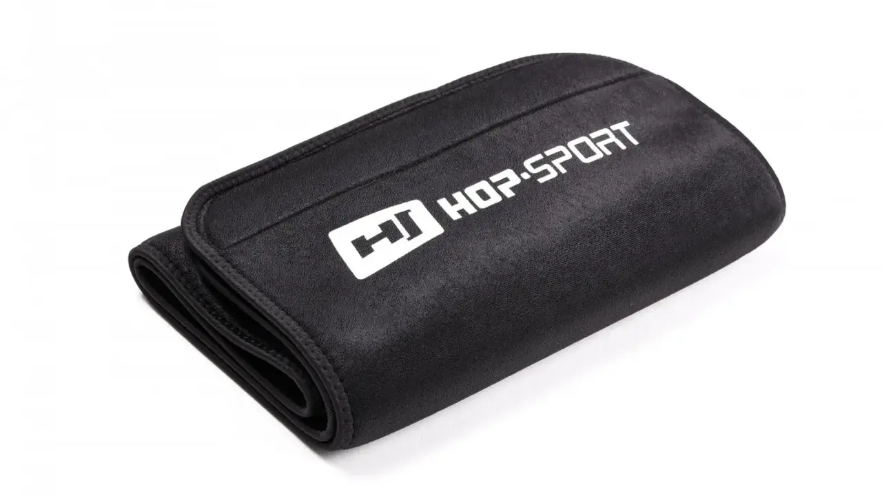 Czarny pas treningowy z neoprenu marki Hop-Sport. Czy neopren jest szkodliwy? Ten materiał jest bezpieczny, jeśli jest odpowiednio użytkowany.