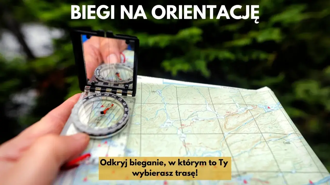 Dłoń trzyma kompas i mapę, gotowa do biegu na orientację. Odkryj przygodę, gdzie Ty wybierasz trasę!