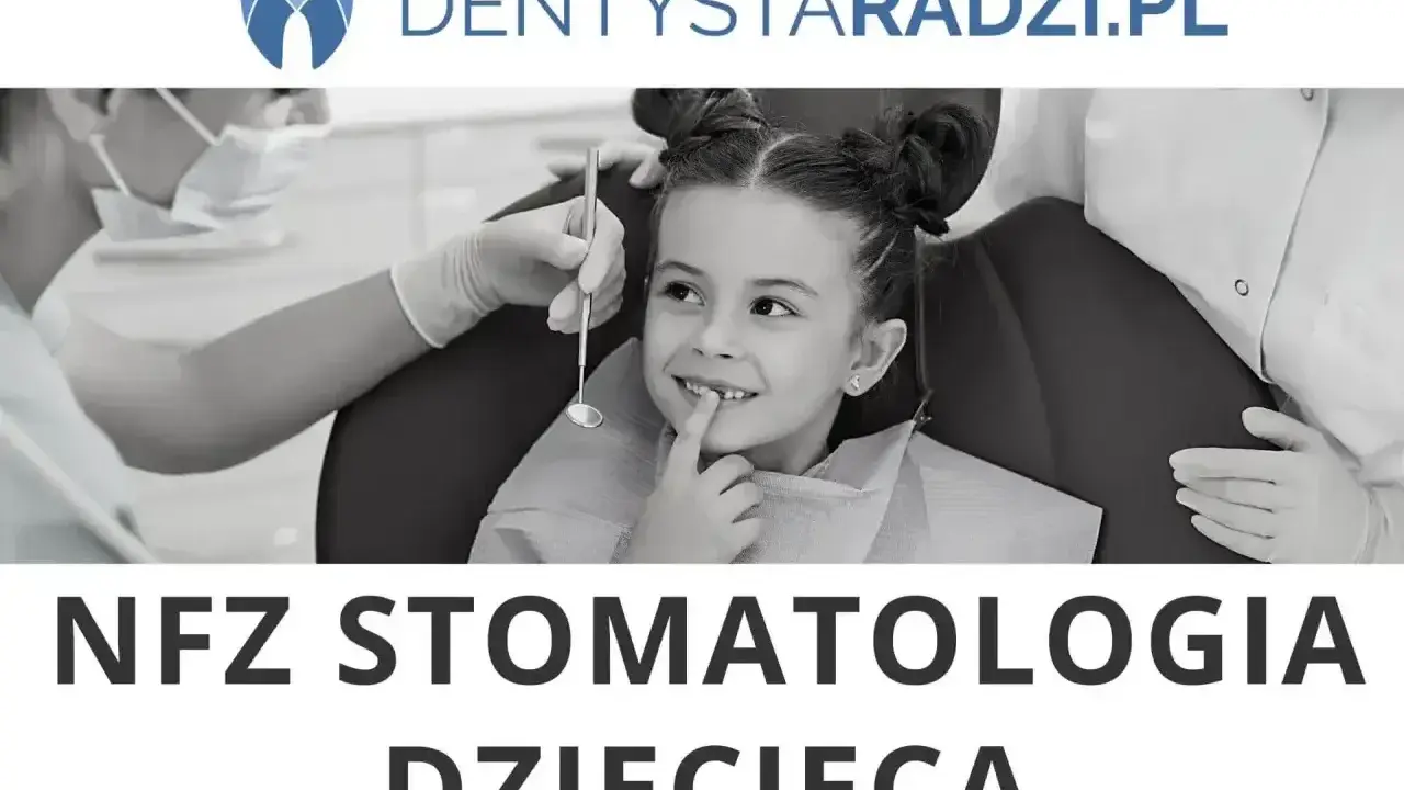 Uśmiechnięta dziewczynka u dentysty. Bezstresowe leczenie zębów pod narkozą u dzieci, NFZ stomatologia dziecięca.