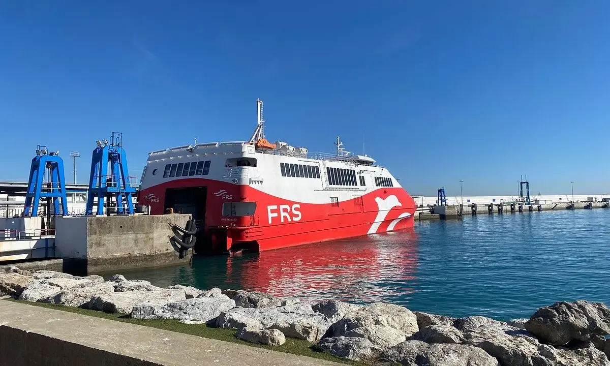 FRS Fähre bereit für einen Tagesausflug von Tarifa nach Tanger.