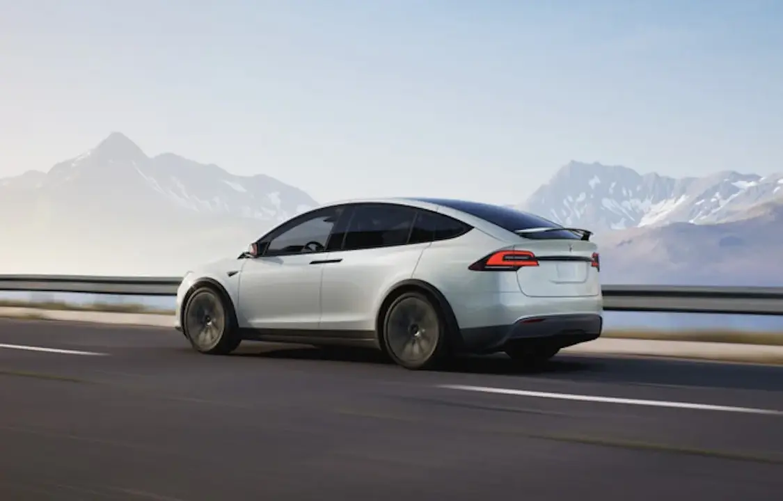 Tesla Motor Model X: Leistungsstark, aber teuer und weniger agil?