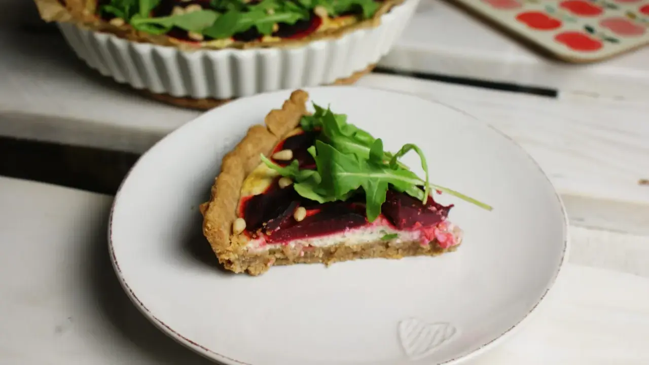 Tarta z burakiem i kozim serem: przepis, który zawsze wychodzi