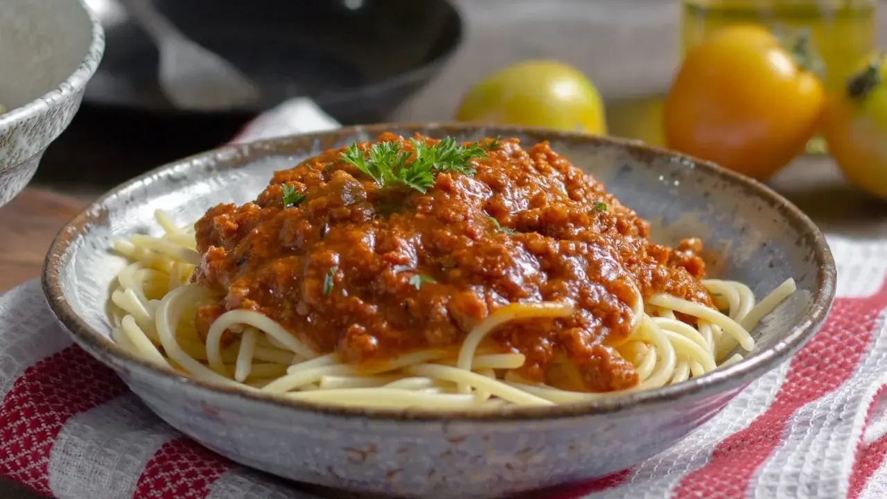 Spaghetti bolognese kcal: Czy Twoje danie jest fit? Sprawdź!