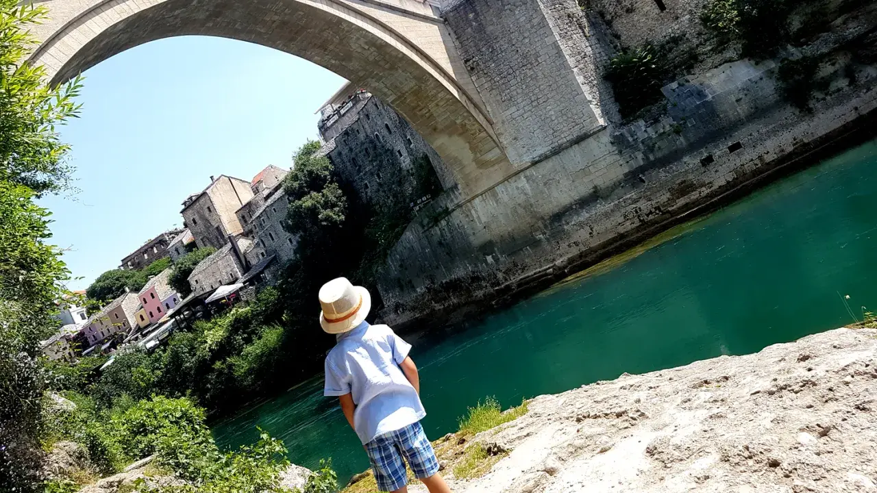 Mostar: Co warto kupić? Odkryj sekrety bazarów i lokalne smaki
