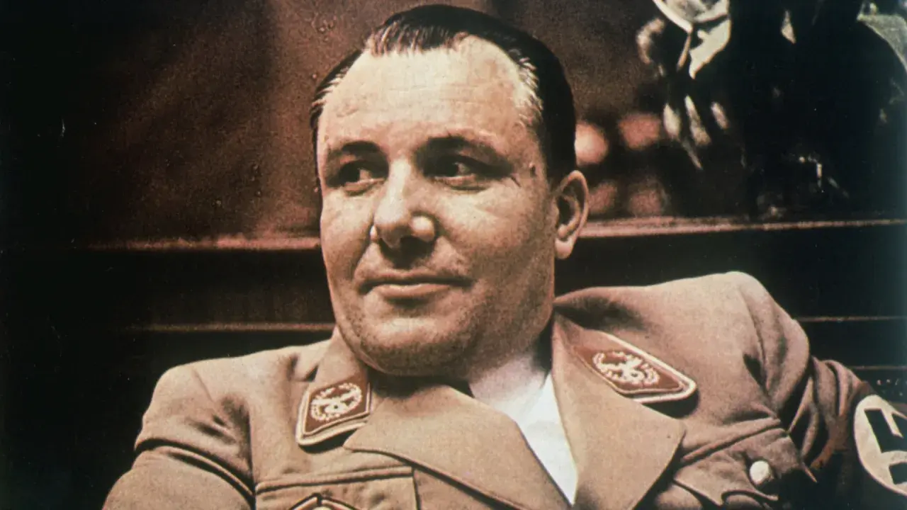 Martin Bormann, Hitlers Privatsekretär, in Uniform.