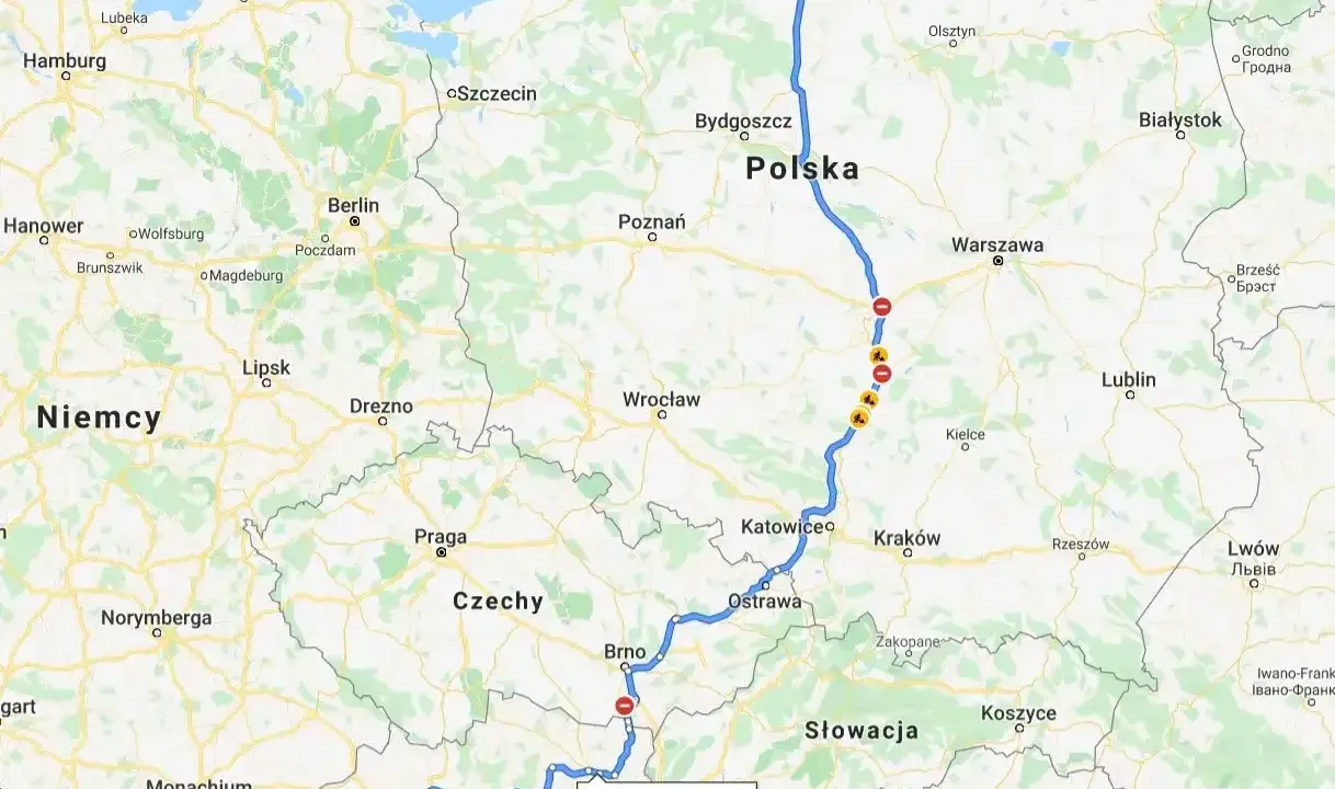 Trasa z Gdyni do Hallstatt, pokazująca podróż samochodem przez Polskę, Czechy i Austrię.