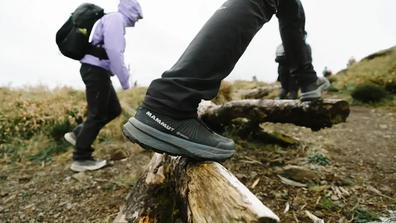 Wybierasz jakie buty w góry? Te z membraną Gore-Tex i solidną podeszwą sprawdzą się na szlaku.