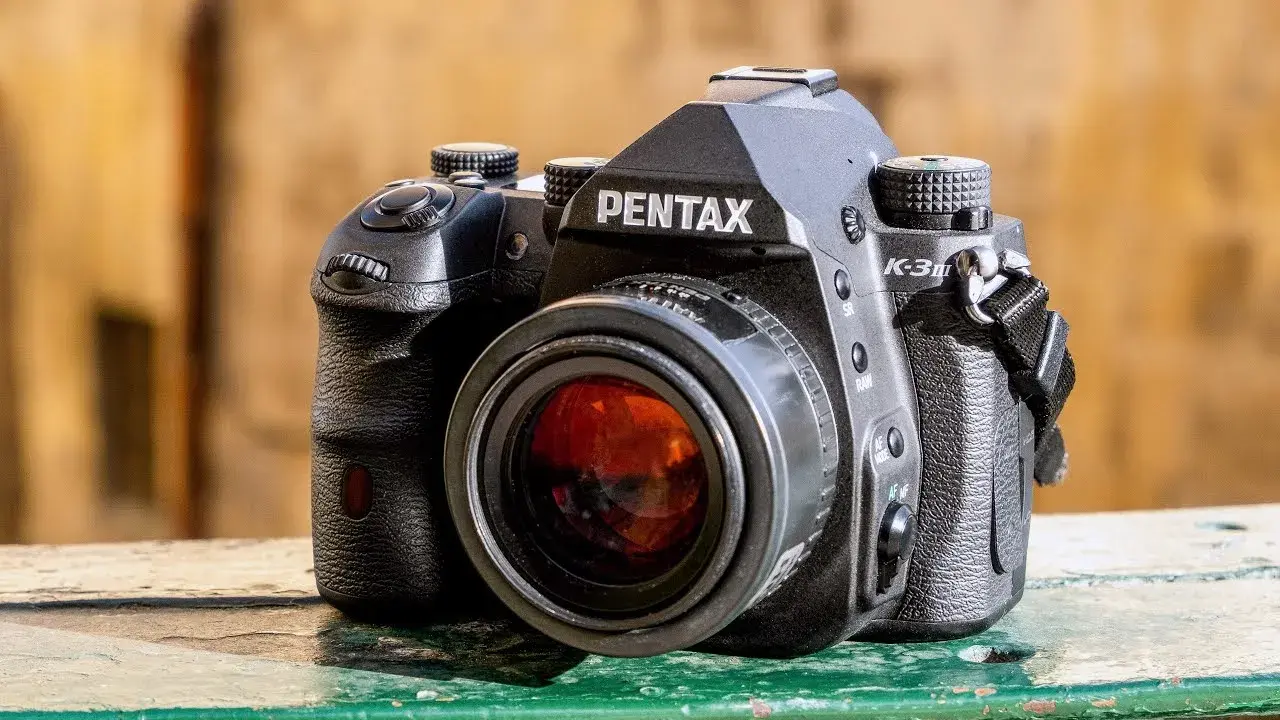 Pentax K-r w 2026: Czy ta lustrzanka ma jeszcze sens? Poradnik.