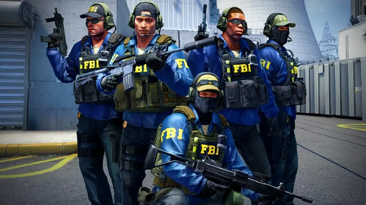 Pięciu agentów FBI w niebieskich kurtkach i kamizelkach taktycznych, gotowych do akcji w CS GO. VAC ban dla oszustów!