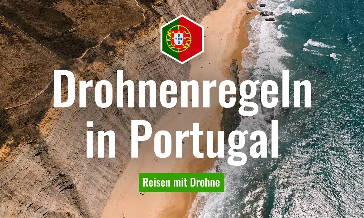 Drohnenregeln in Portugal: Ein atemberaubender Küstenblick mit dem portugiesischen Wappen. Reisen mit Drohne.