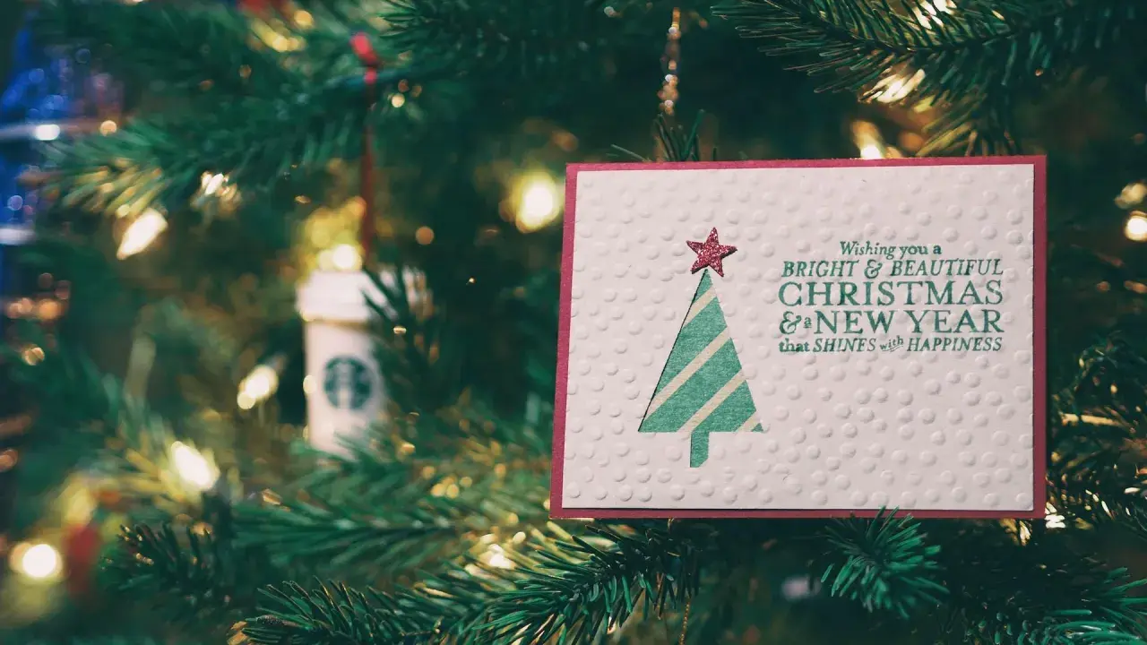Postal de Navidad con árbol y luces. ¡Ideas para tus felicitaciones!