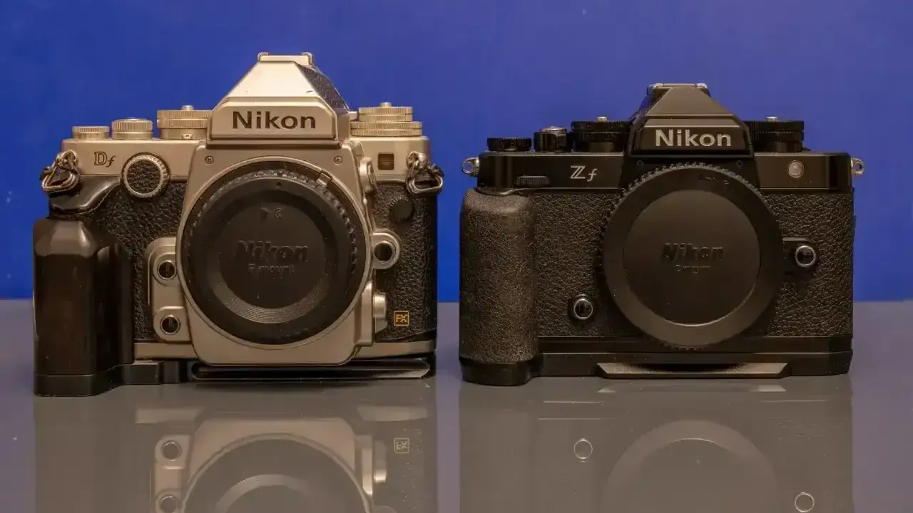 Dwie lustrzanki Nikon: srebrna Df i czarna Zf. Idealne dla początkujących, szukających najlepszej lustrzanki.