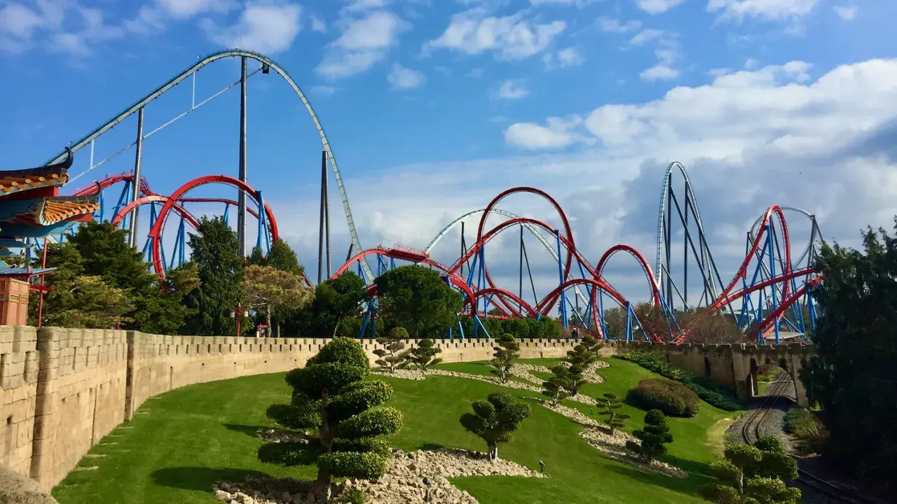 Horarios parques atracciones 2026: Tu guía para evitar colas