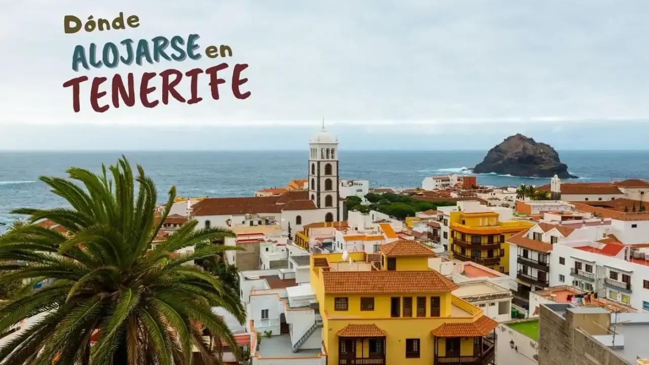 Vista aérea de Garachico, Tenerife, con su iglesia y el Roque de Garachico. Descubre la mejor zona para alojarse en Tenerife.