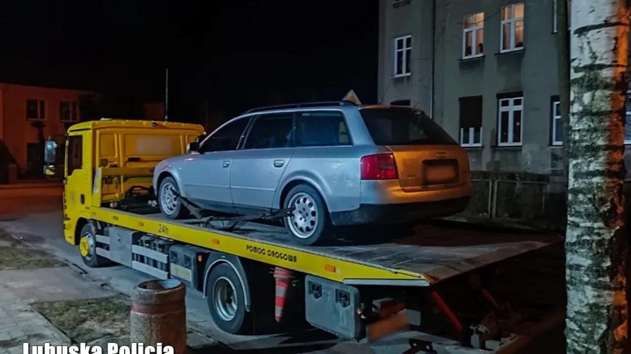 Srebrne Audi na lawecie. Policja przypomina, od ilu promili zabierają auto.