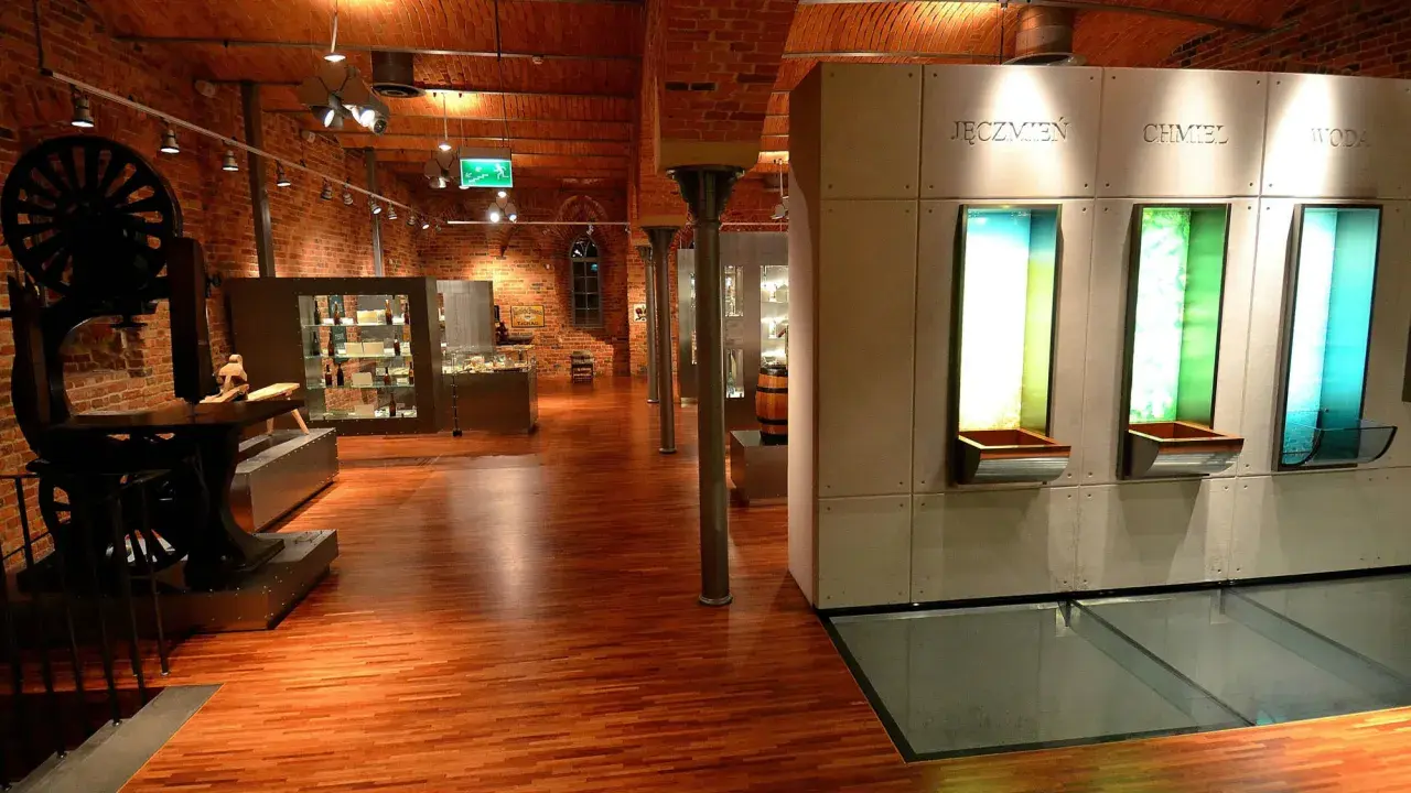 Muzeum Browarnictwa w Tychach to świetne miejsce, gdzie jechać jak pada deszcz na Śląsku. Ekspozycja o jęczmieniu, chmielu i wodzie.