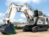 Potężna koparka jednonaczyniowa klasy 1 Liebherr z wielkim, zielonym chwytakiem, gotowa do pracy w kopalni.