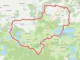 Trasa rowerowa przez malowniczą dolnośląską krainę rowerową, wiodąca przez Park Krajobrazowy Dolina Baryczy, z widokiem na stawy milickie.