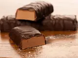 Baton proteinowy przed czy po treningu – kiedy przyniesie lepsze efekty?