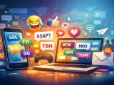 Digitale Kommunikation mit vielen Abkürzungen wie LOL, FYI, BRB, GG, ASAP, TBH, BTW, IMO, AFK, TLDR. Was bedeutet HZM Jugendsprache? Hier sind Beispiele!