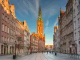 Gdańska starówka z Ratuszem Głównym, świadectwo historii i tego, kiedy powstał Gdańsk.