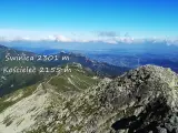 Widok na góry, Świnica 2301 m i Kościelec 2155 m, w Tatrach.