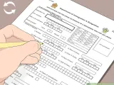 Wypełnianie wniosku o wizę do Sri Lanki. Ręka z żółtym pisakiem uzupełnia formularz "APPLICATION FOR THE ISSUE/EXTENSION OF A RESIDENCE VISA FOR SRI LANKA".