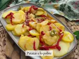 Patatas a lo pobre, la receta de la abuela, con patatas, pimientos y cebolla, un plato casero delicioso.