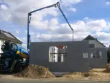 Betonowanie ścian z bloczków z betonu komórkowego. Wiele pozytywnych izodom opinie potwierdza jakość materiałów.
