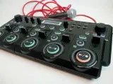 Mikrofon i kontroler muzyczny, gotowe do tworzenia dźwięków. Jak uzyskać odpowiednią loudness?