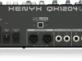 Tył miksera Behringer Xenyx QX1204USB z wejściem zasilania, przełącznikami Power/Phantom, USB, wyjściami Main, Alt i Control Room.