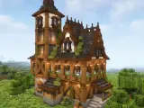 Una mansión de Minecraft con torre alta, tejados de pizarra y madera, rodeada de un paisaje verde y frondoso.