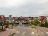 Hotel Gołębiewski w Karpaczu z fontanną przed wejściem. Kamery hotelowe zapewne uchwyciły ten widok.