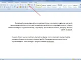 Jak zrobić akapit w Wordzie? Wskazówka na pasku narzędzi pokazuje opcje formatowania tekstu, w tym wyrównanie i interlinia.