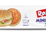 Opakowanie bułek do mini burgerów z sezamem, z widocznymi dwoma gotowymi mini burgerami.