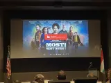 Plakat filmu "Most! Vagy Soha" z aktorami, hasłem "teraz albo nigdy" i logo Instytutu Liszta.