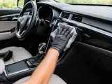 Czyszczenie wnętrza samochodu bez błędów – jak odzyskać czystą, świeżą i zadbaną kabinę?