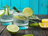 Gin w 5 minut: 5 prostych drinków z 2-3 składników. Zrób je w domu!