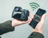 Jak zgrać zdjęcia z aparatu na telefon? Wybierz idealną metodę