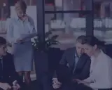 Zespół analizuje dane, by sprawdzić, jak sprawdzić czy firma ma długi.