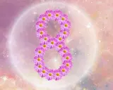 Ósemka z różowych kwiatów na tle kosmicznym. Symbolizuje 8 rok numerologiczny, czas obfitości i rozwoju.