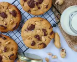 Délicieux cookies au beurre de cacahuète et pépites de chocolat, parfaits pour une recette healthy.