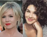 Dos mujeres. Una con pelo corto rubio y cara redonda, labios rojos. Otra con pelo rizado oscuro y cara redonda.